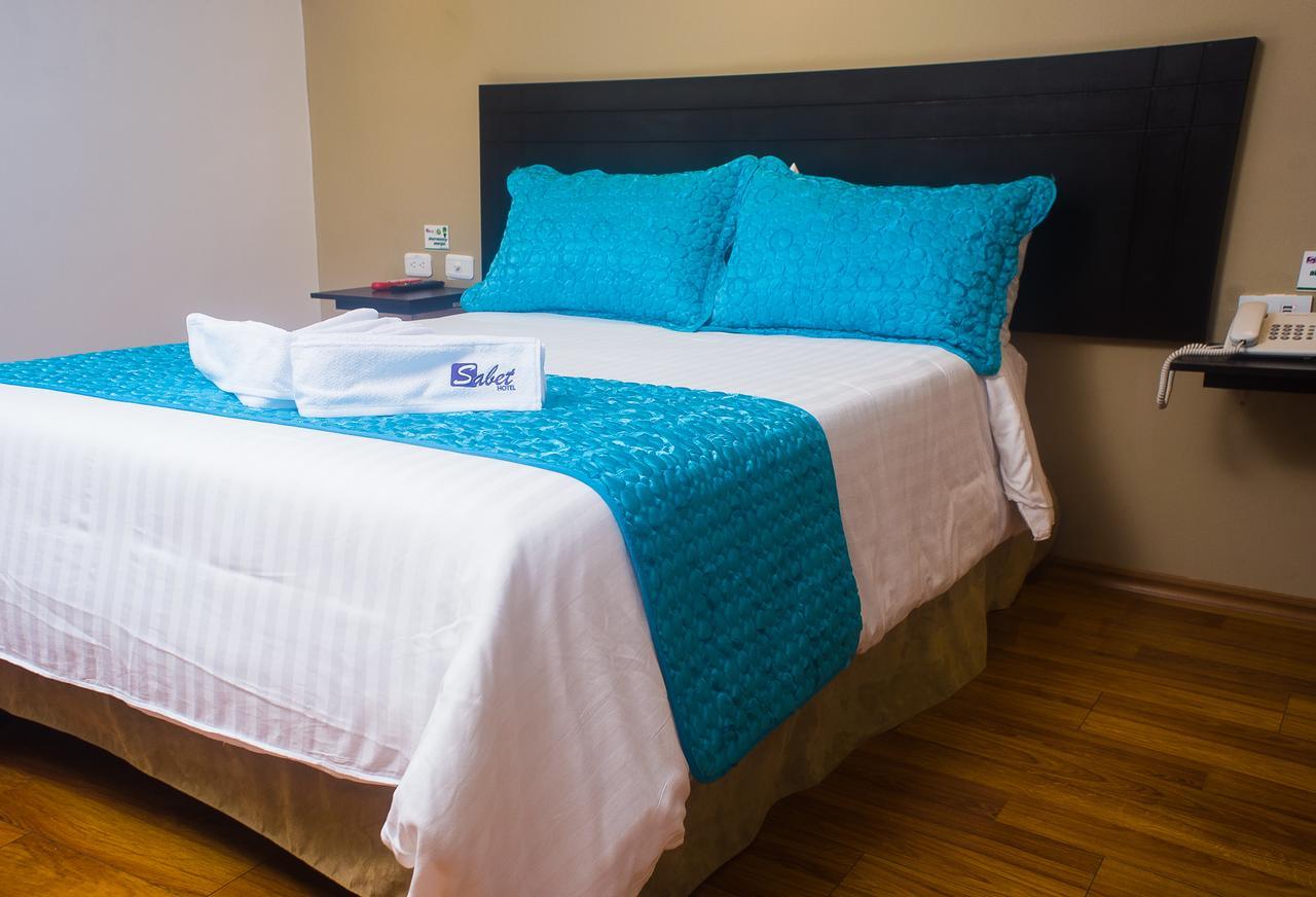 Hotel Sabet Quito Exteriör bild